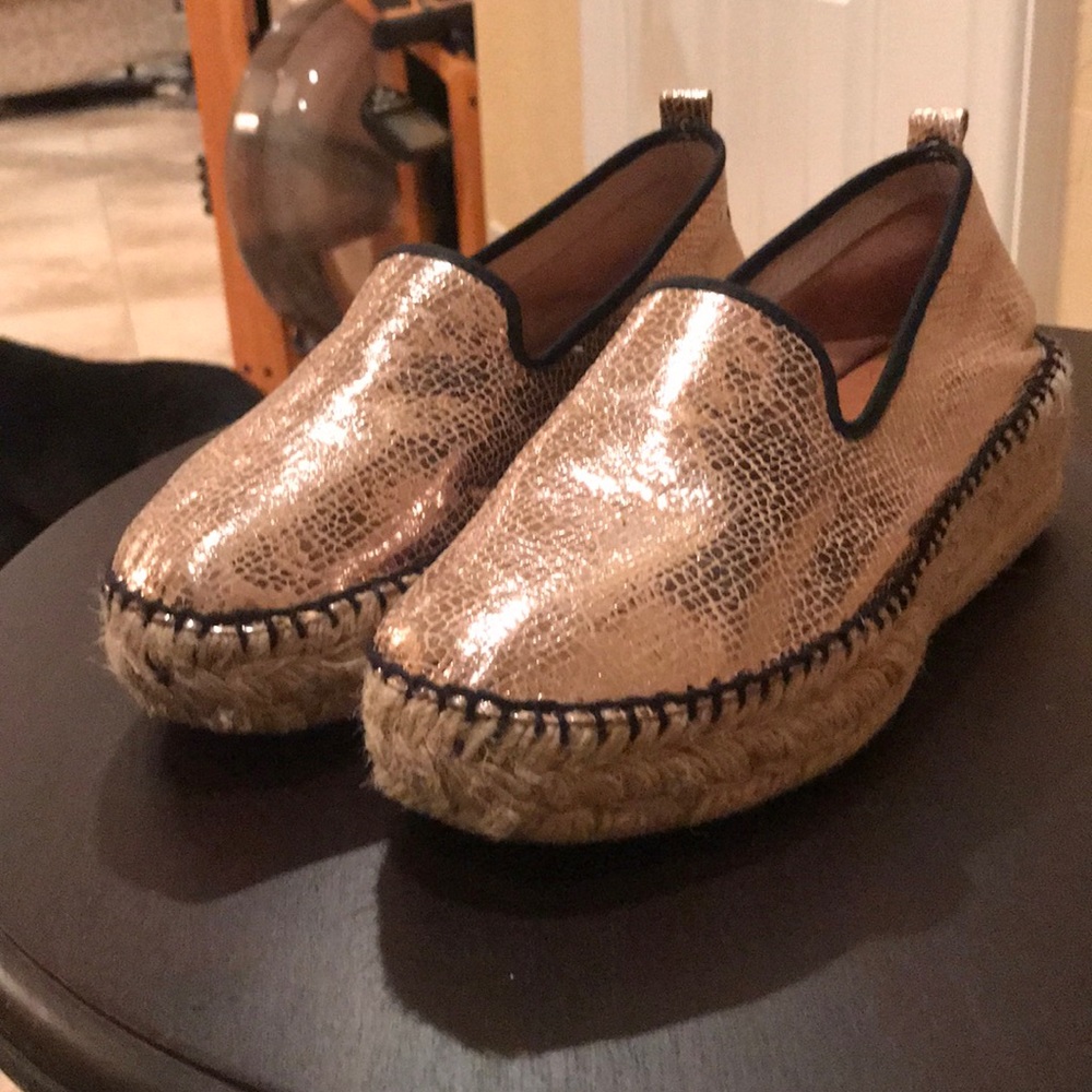 Gold espadrille